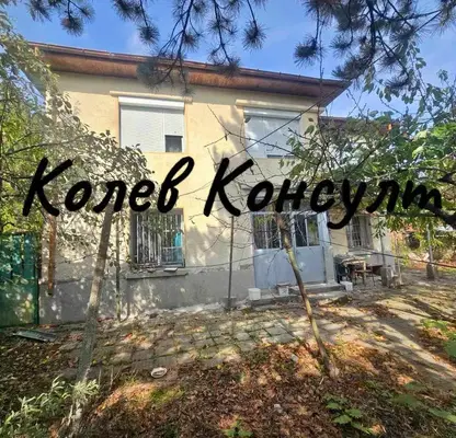 Снимка 2 — Двуетажна къща с 6 стаи в с. Добрич, област Хасково