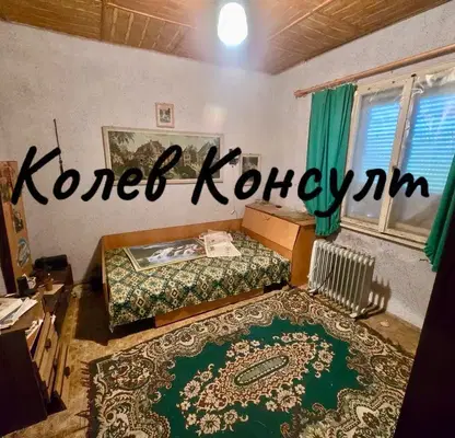 Снимка 3 — Двуетажна къща с 6 стаи в с. Добрич, област Хасково