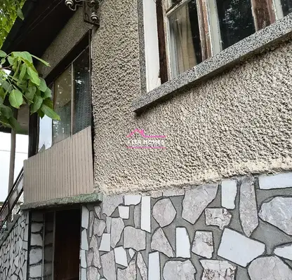Снимка 2 — Двуетажна къща с голям двор в с. Върбица, обл. Хасково