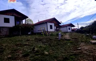 Къща в Ловеч, Априлци