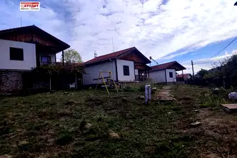 Къща в Ловеч, Априлци
