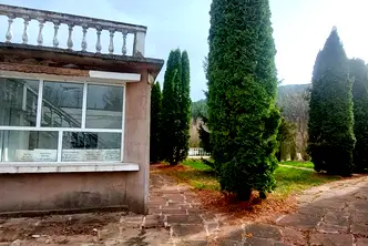 Къща в Перник, Брезник