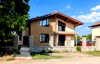 Къща в Перник, с. Прибой