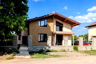 Къща в Перник, с. Прибой