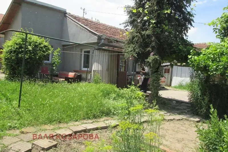 Къща в Плевен, Долна Митрополия