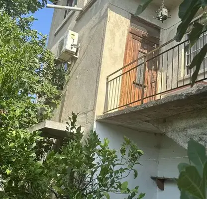 Снимка 3 — Къща в Пловдив, Карлово