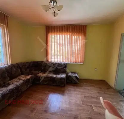 Снимка 2 — Къща в Пловдив, Карлово