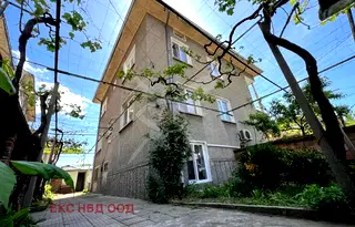 Къща в Пловдив, Карлово