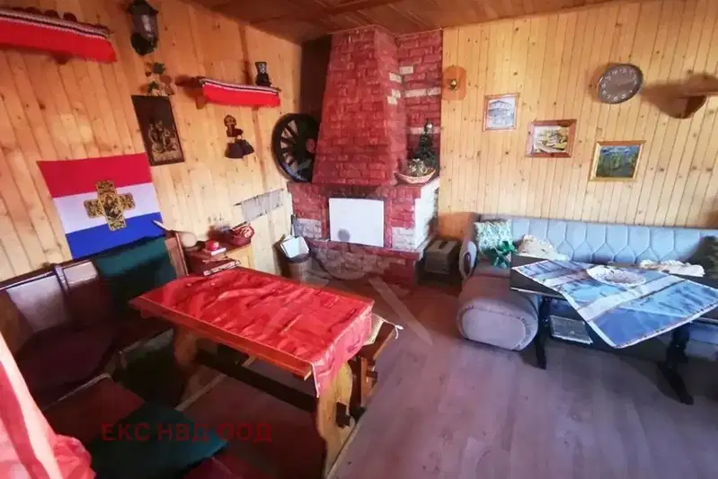 Къща в Пловдив, Перущица