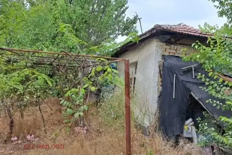 Къща с двор 600 кв.м. в с. Черноземен, област Пловдив