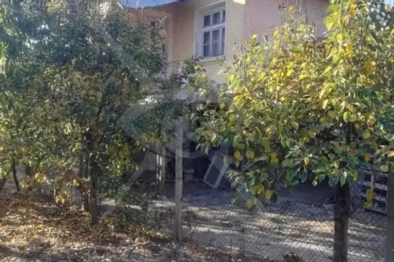 House in Oblast Plovdiv, Prolom