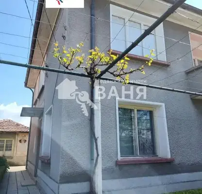 Снимка 2 — Къща в Пловдив, с. Ведраре