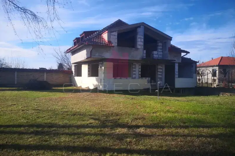 Къща в Русе, с. Сандрово