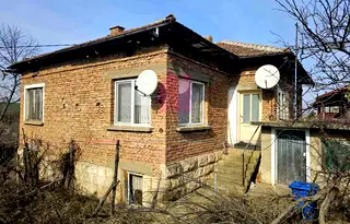 Къща в Русе, с. Тръстеник