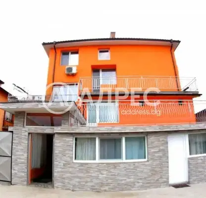 Photo 2 — House in област София, Elin Pelin