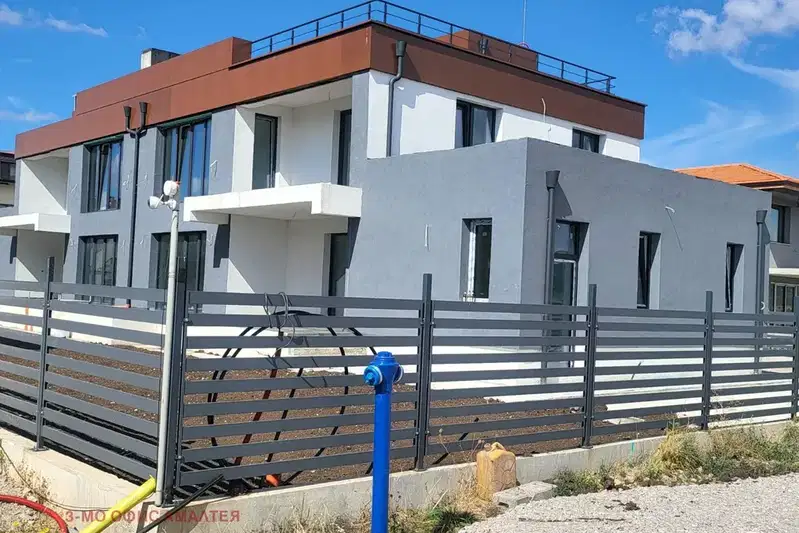 House in област София, Kostinbrod