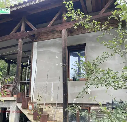 Photo 3 — House in област София, Pravec
