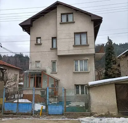 Photo 2 — House in област София, Samokov