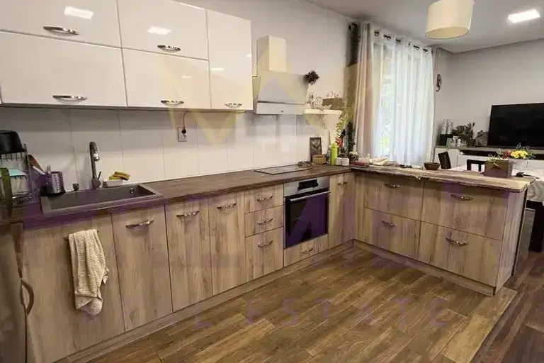 House in Varna, Vetrino