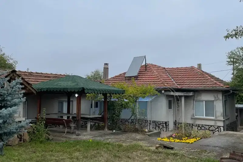 House in Oblast Veliko Tyrnovo, Polikraishte