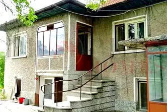 Къща във Велико Търново, с. Раданово