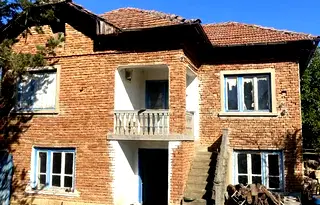 Къща във Велико Търново, с. Вързулица