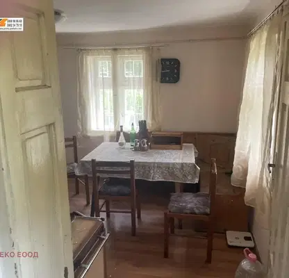 Снимка 4 — Къща с 2 сгради в центъра на с. Дърманци, област Враца