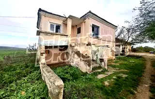 Къща в Ямбол, с. Пчела