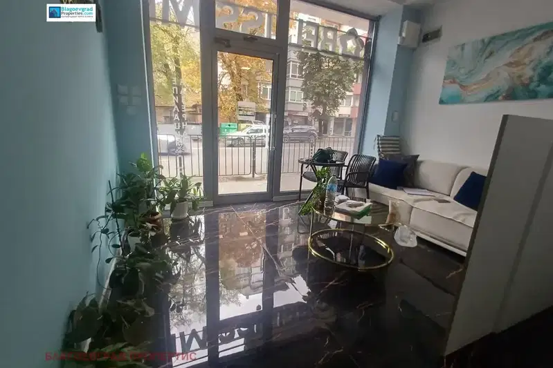 Shop in Благоев, Идеален център