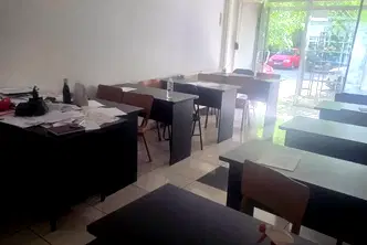 Магазин в София, Света Троица