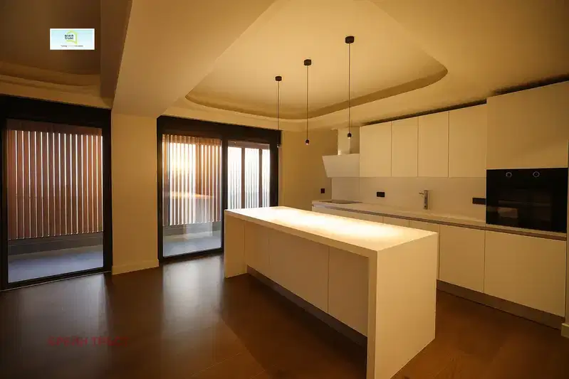 5-bedroom apartment in Солун