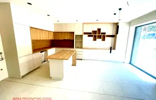 Многостаен апартамент в София, Самоков