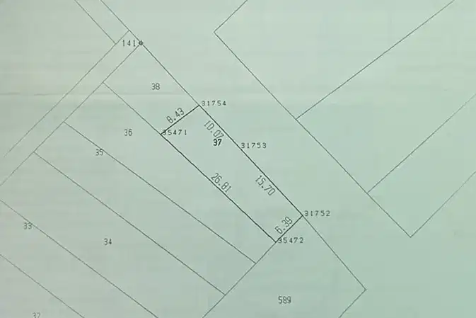 Земеделски имот във Велико Търново, Дебелец