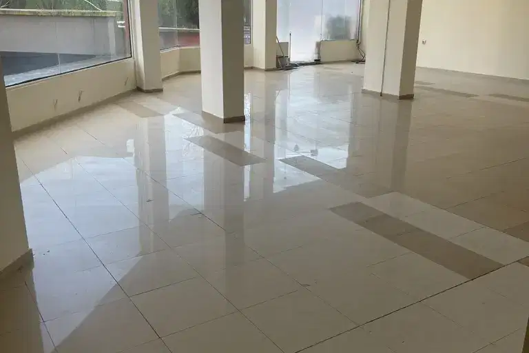 Office in Студентски
