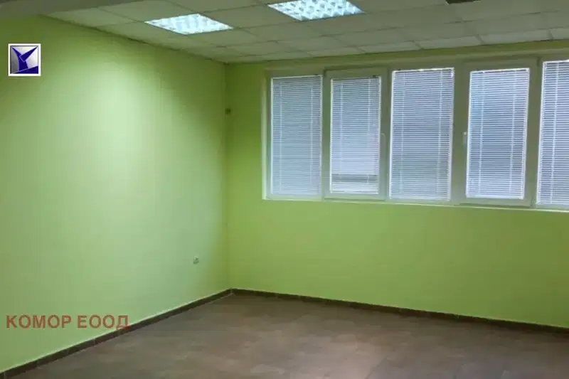 Офис в Русе, Широк център