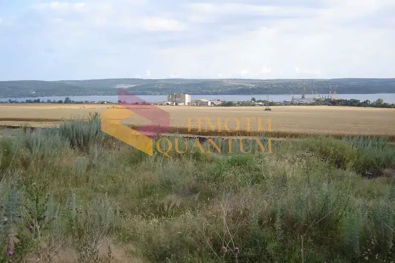 Парцел в с. Тополи