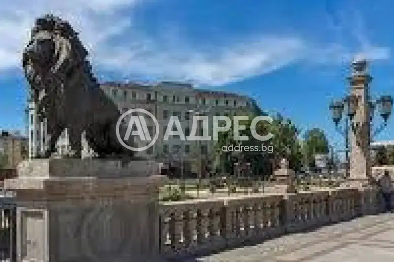 Парцел в София, Център