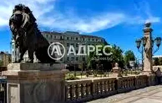 Парцел в София, Център