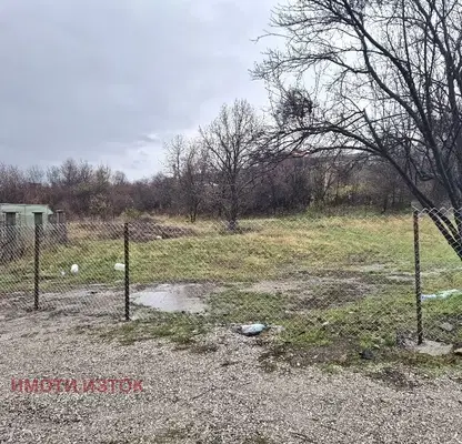 Снимка 4 — Парцел в Перник, Църква