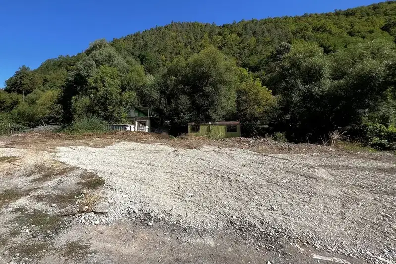 Plot in Gabrovo, Etyra
