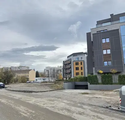 Снимка 2 — Парцел в Перник, Изток