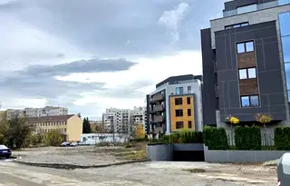 Парцел в Перник, Изток