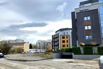 Парцел в Перник, Изток
