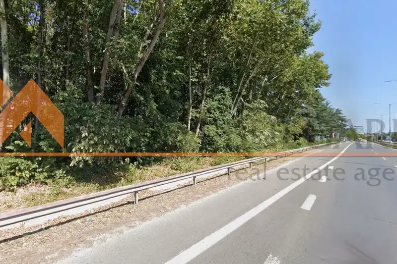 Парцел във Варна, Владислав Варненчик 1