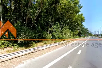 Парцел във Варна, Владислав Варненчик 1