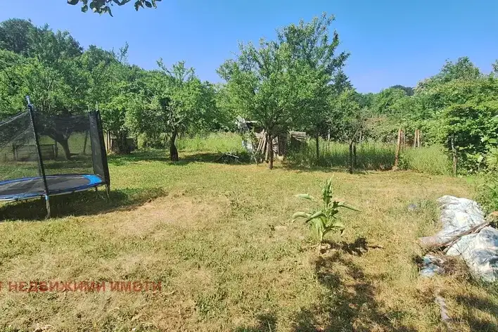 Plot in Oblast Gabrovo, Yankovci
