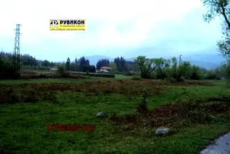 Парцел в Ловеч, Априлци