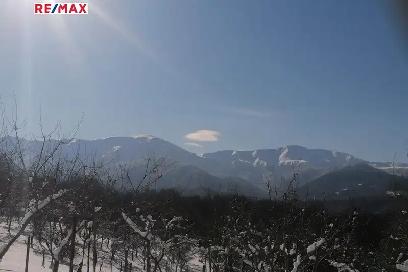 Парцел в Ловеч, Априлци