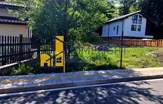 Парцел в София, Правец
