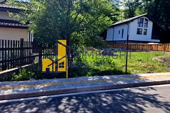 Парцел в София, Правец
